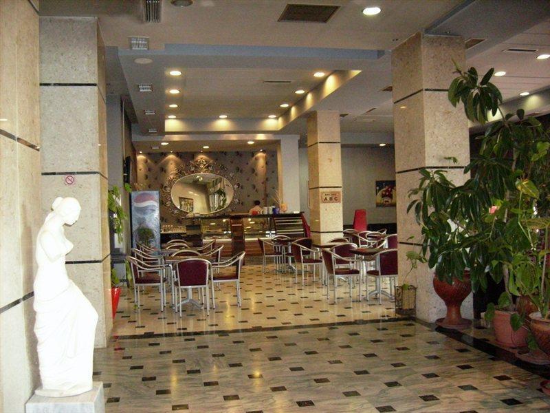 Grand Palace Hotel Korce Buitenkant foto